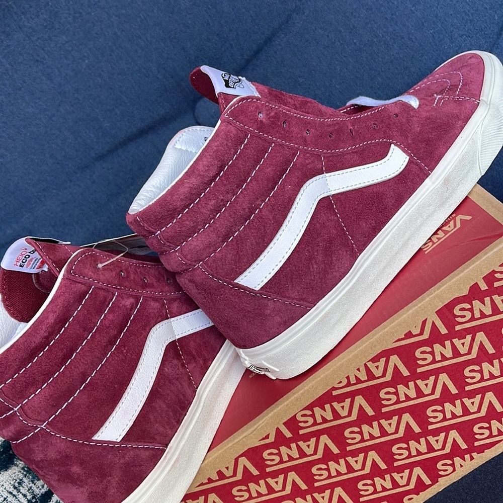 Vans Sk8-Hi Pig Suede Pomegranate / Snow White WMNS - Picture 15 of 16